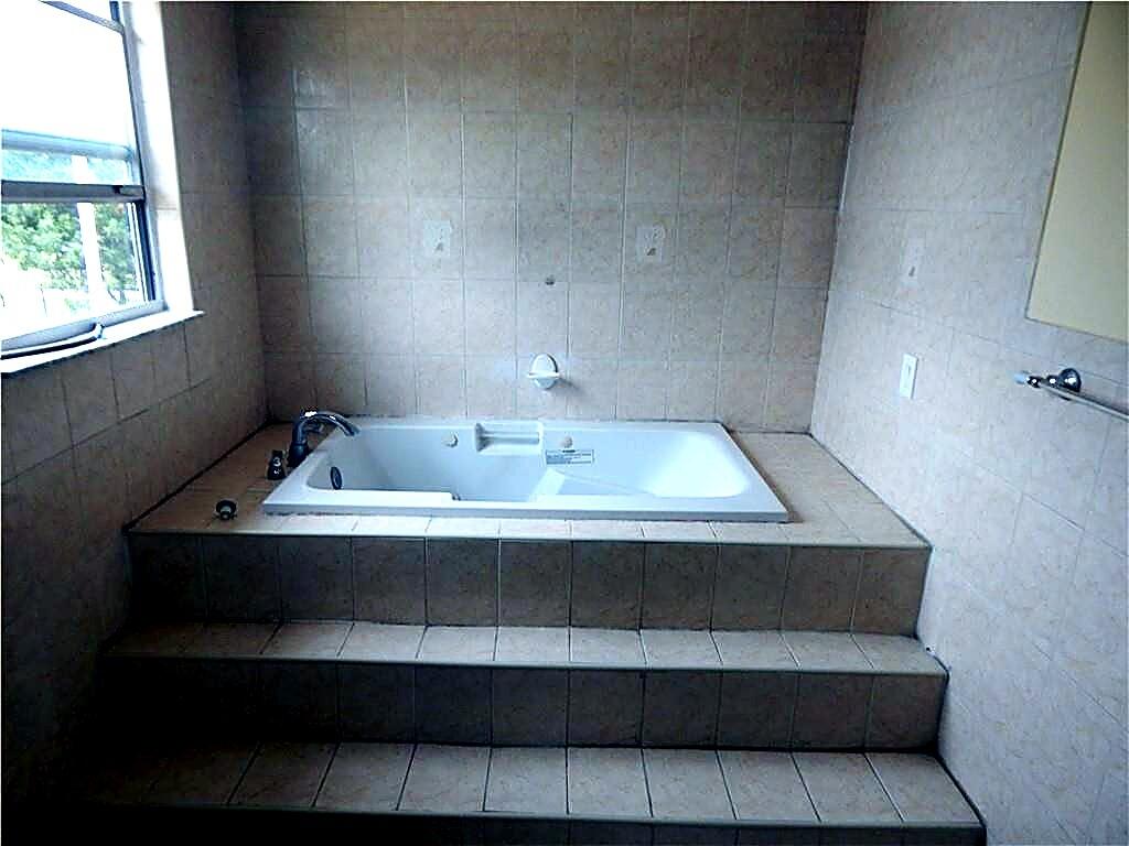 3640 NW 39th, Lauderdale Lakes FL 33309