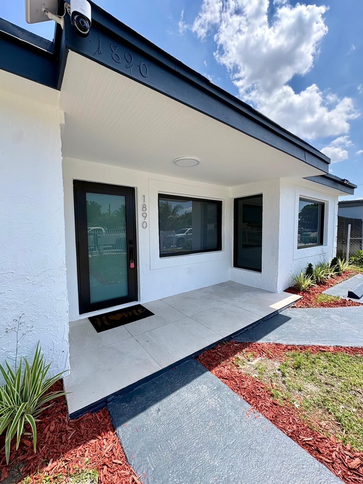 1890 Rutland, Opa Locka FL 33054