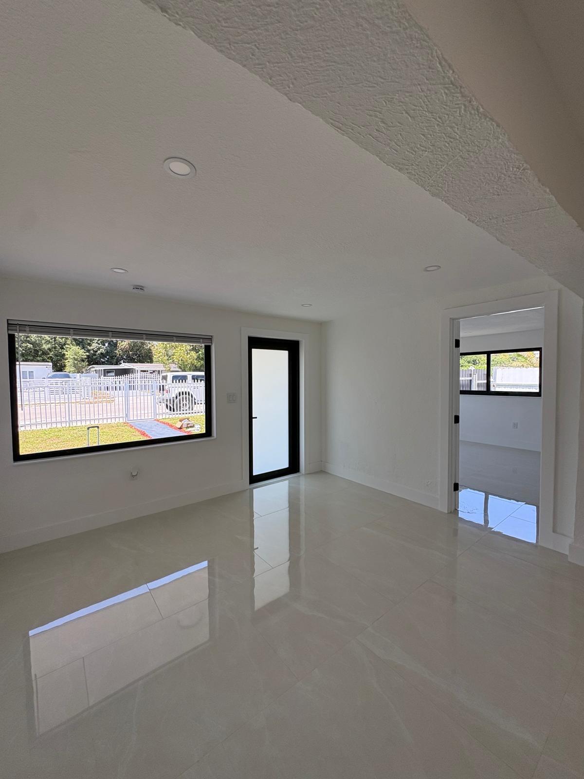 1890 Rutland, Opa Locka FL 33054