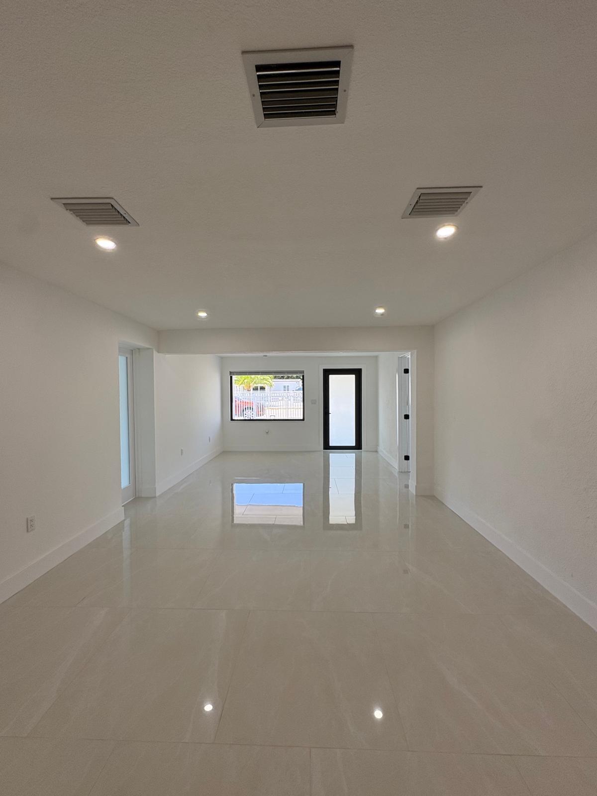 1890 Rutland, Opa Locka FL 33054