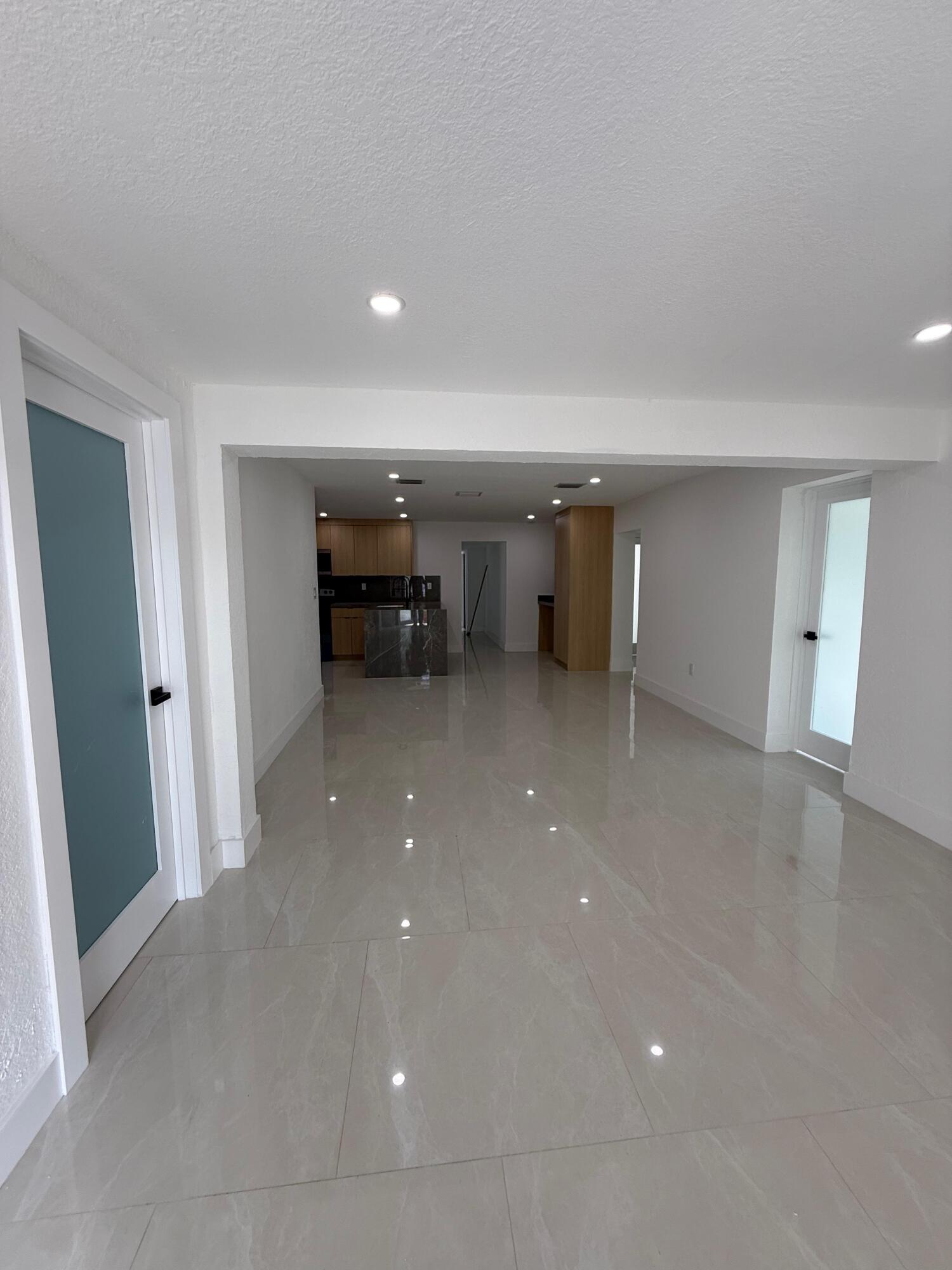 1890 Rutland, Opa Locka FL 33054