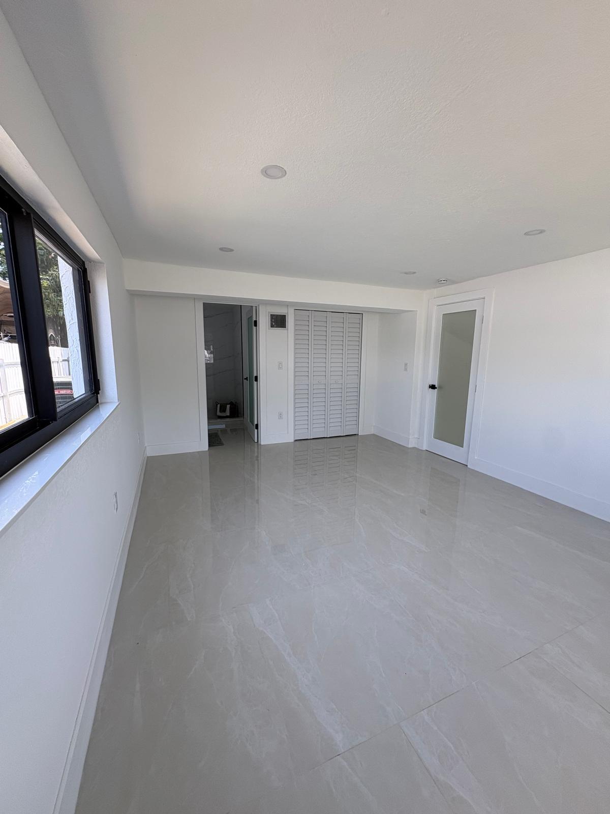 1890 Rutland, Opa Locka FL 33054