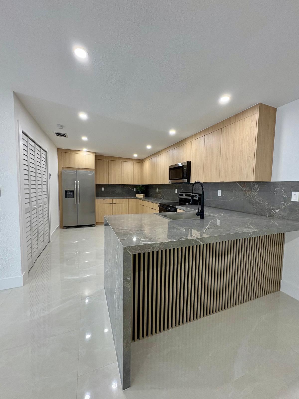 1890 Rutland, Opa Locka FL 33054