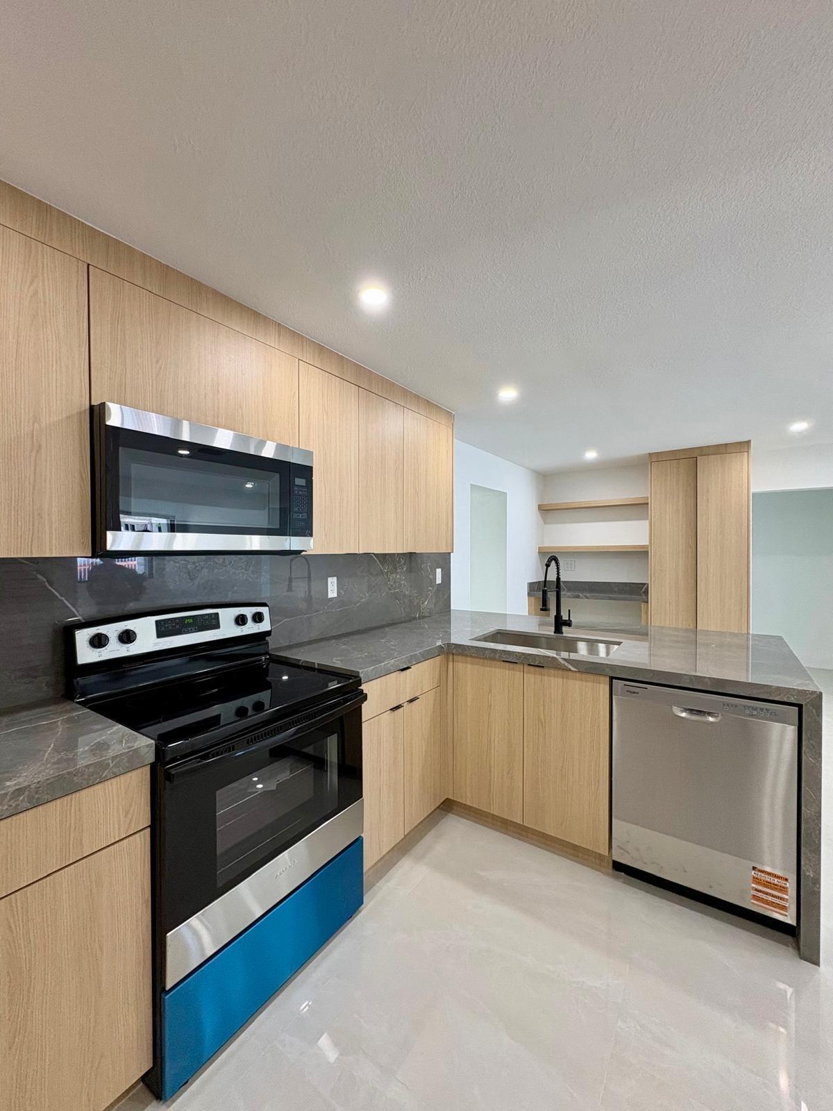1890 Rutland, Opa Locka FL 33054