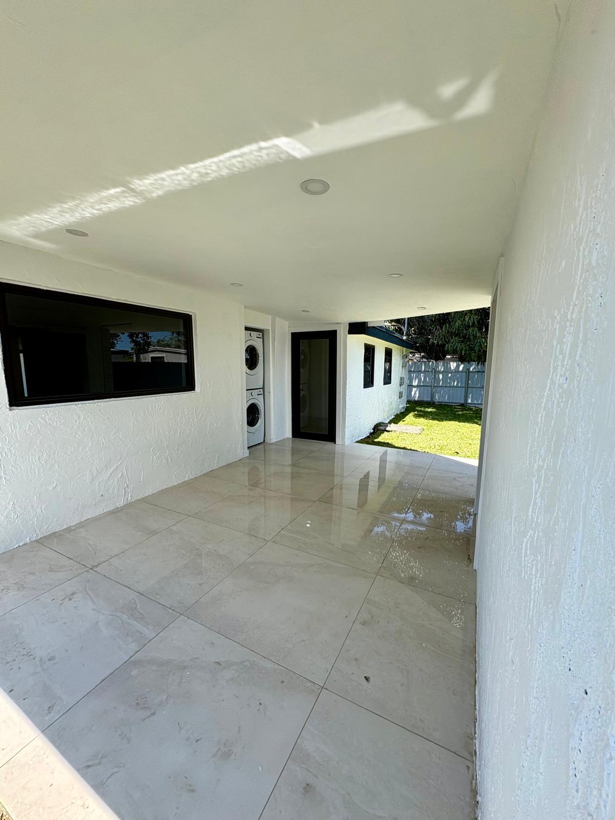 1890 Rutland, Opa Locka FL 33054