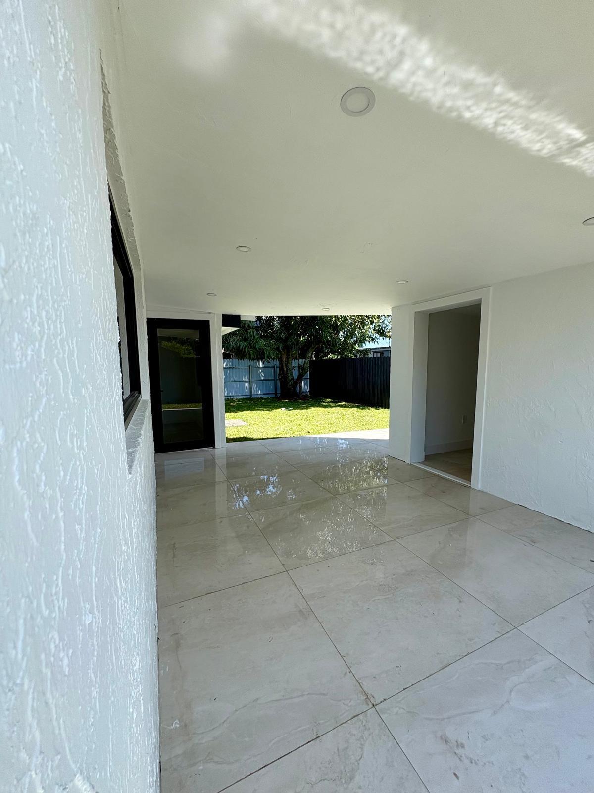 1890 Rutland, Opa Locka FL 33054