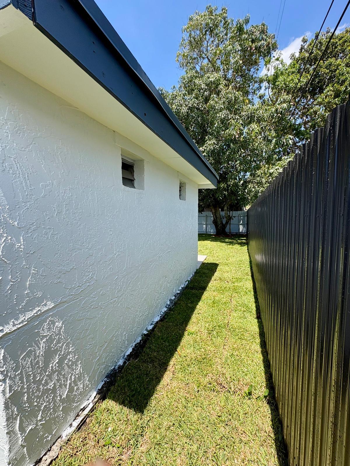 1890 Rutland, Opa Locka FL 33054
