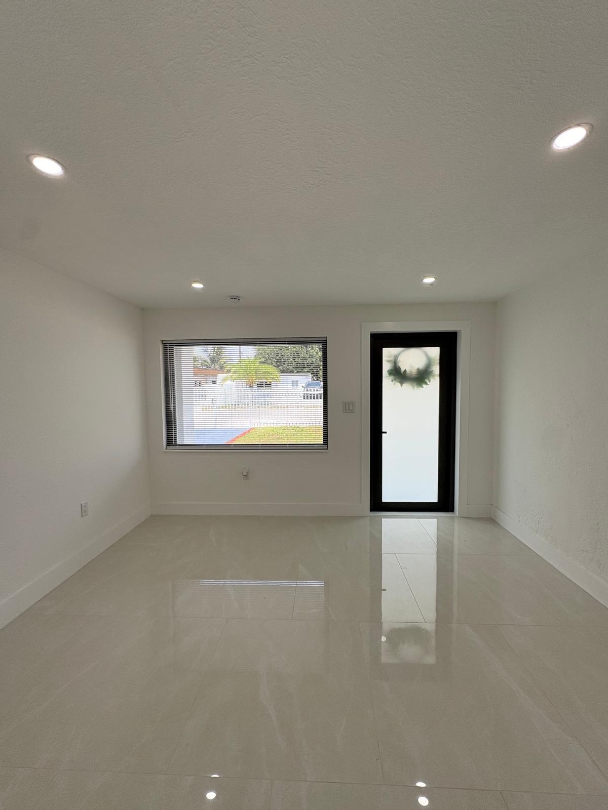 1890 Rutland, Opa Locka FL 33054
