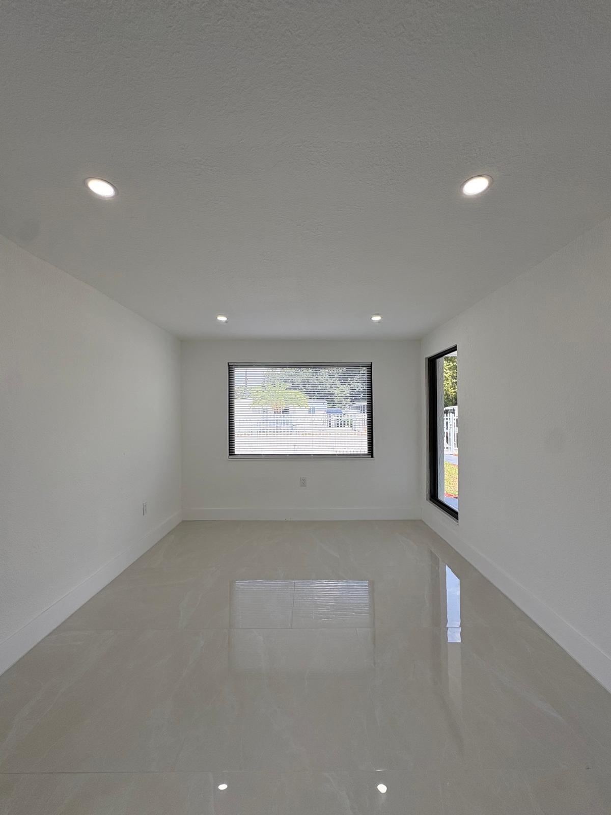 1890 Rutland, Opa Locka FL 33054