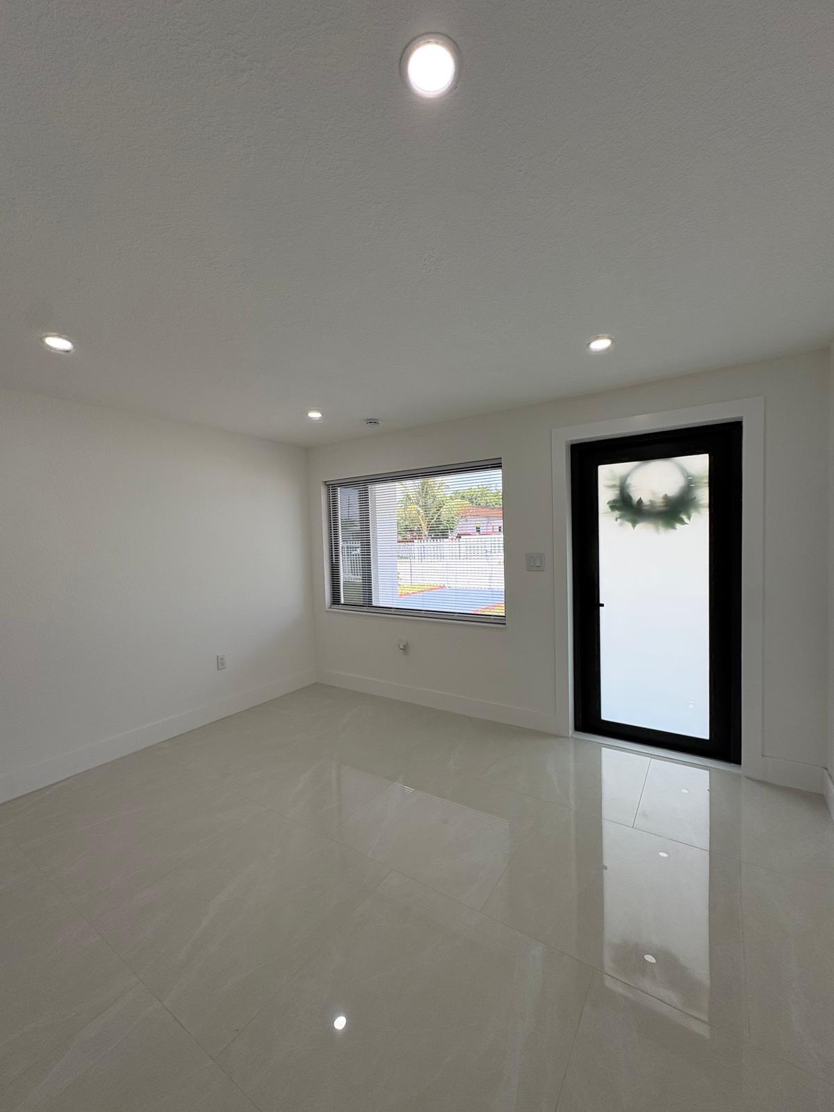 1890 Rutland, Opa Locka FL 33054
