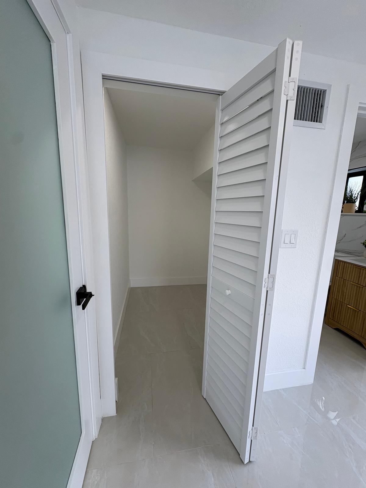 1890 Rutland, Opa Locka FL 33054