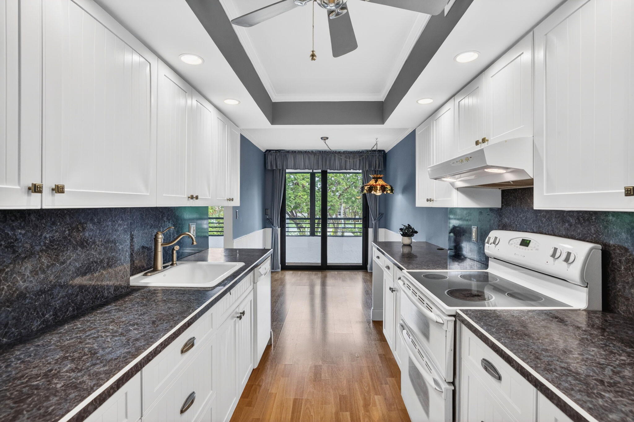1410 Sheridan #19i, Hollywood FL 33020