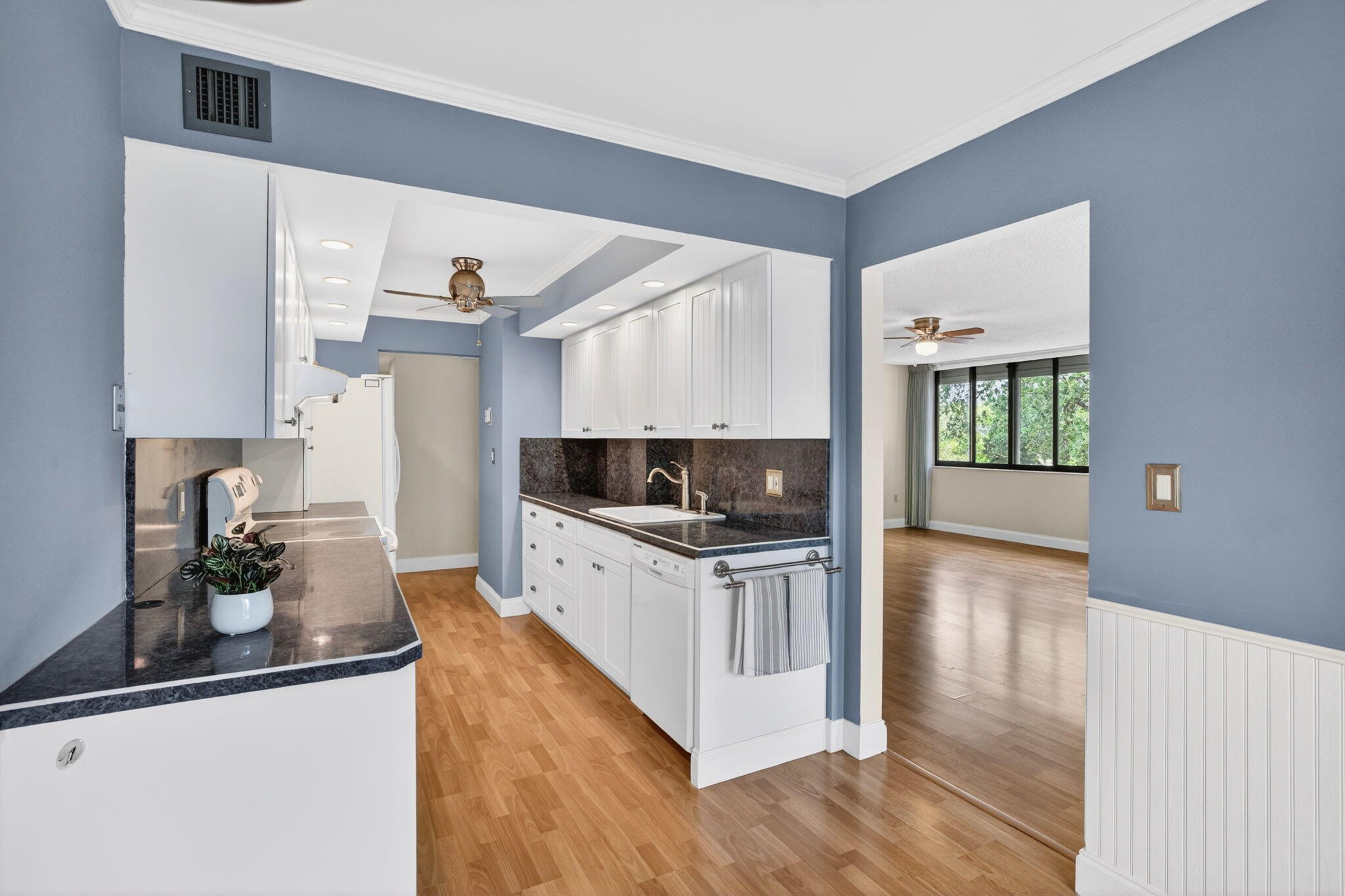 1410 Sheridan #19i, Hollywood FL 33020