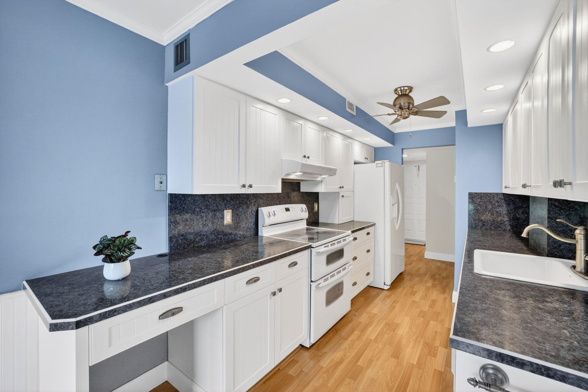 1410 Sheridan #19i, Hollywood FL 33020