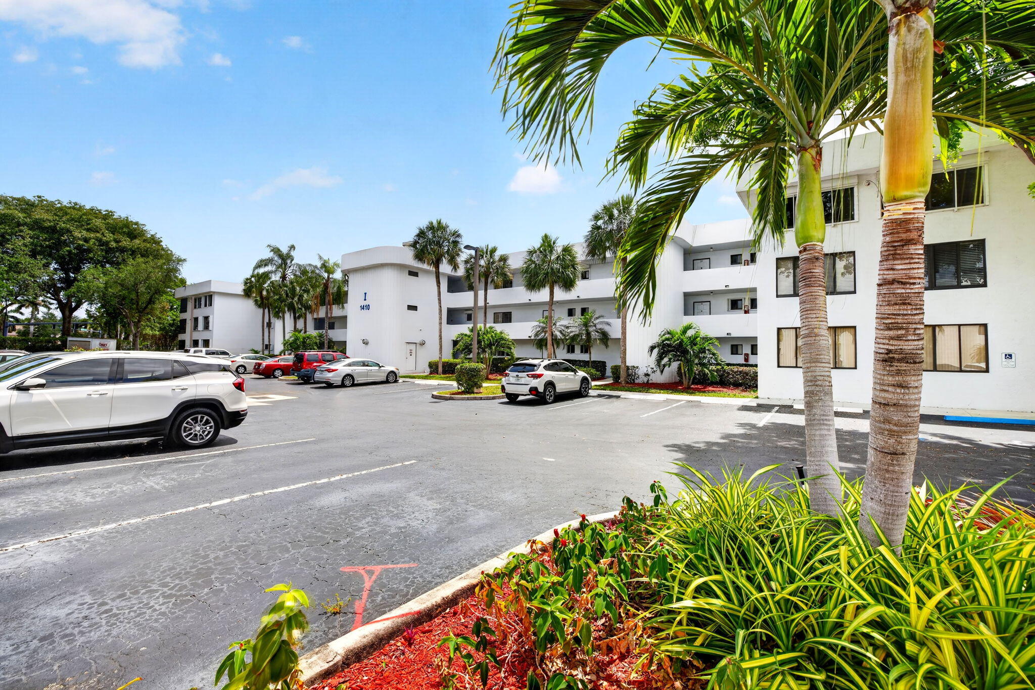 1410 Sheridan #19i, Hollywood FL 33020