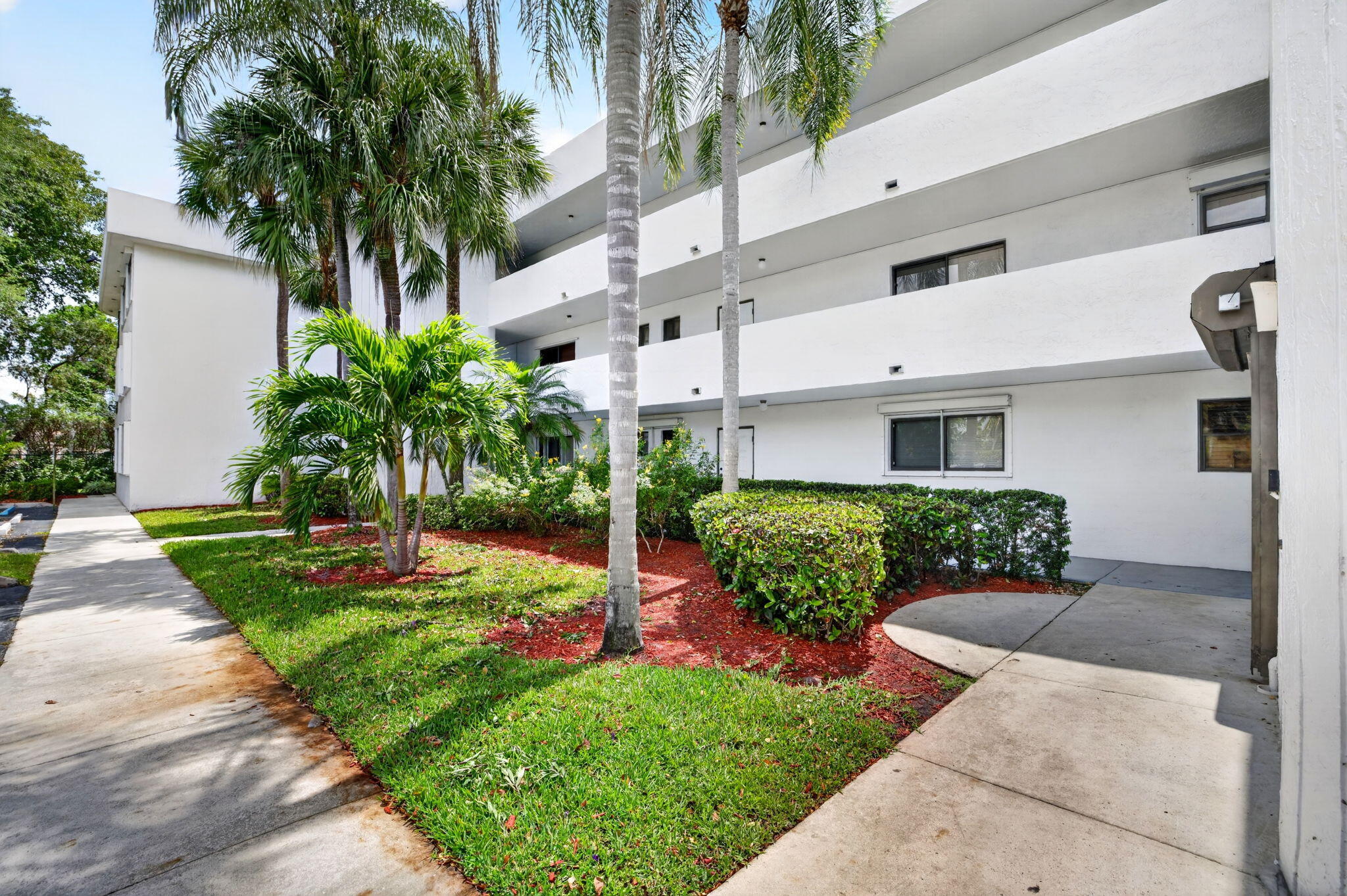 1410 Sheridan #19i, Hollywood FL 33020