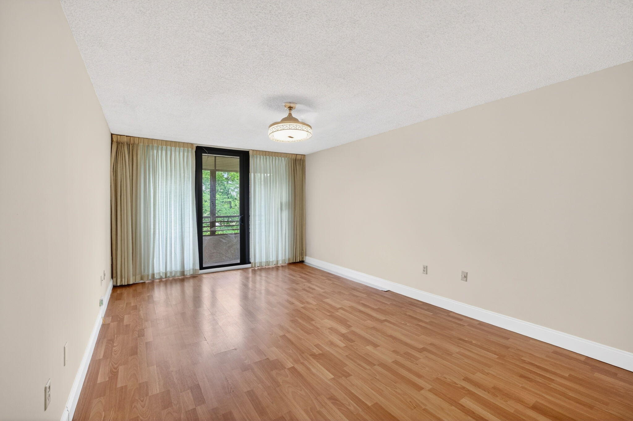 1410 Sheridan #19i, Hollywood FL 33020