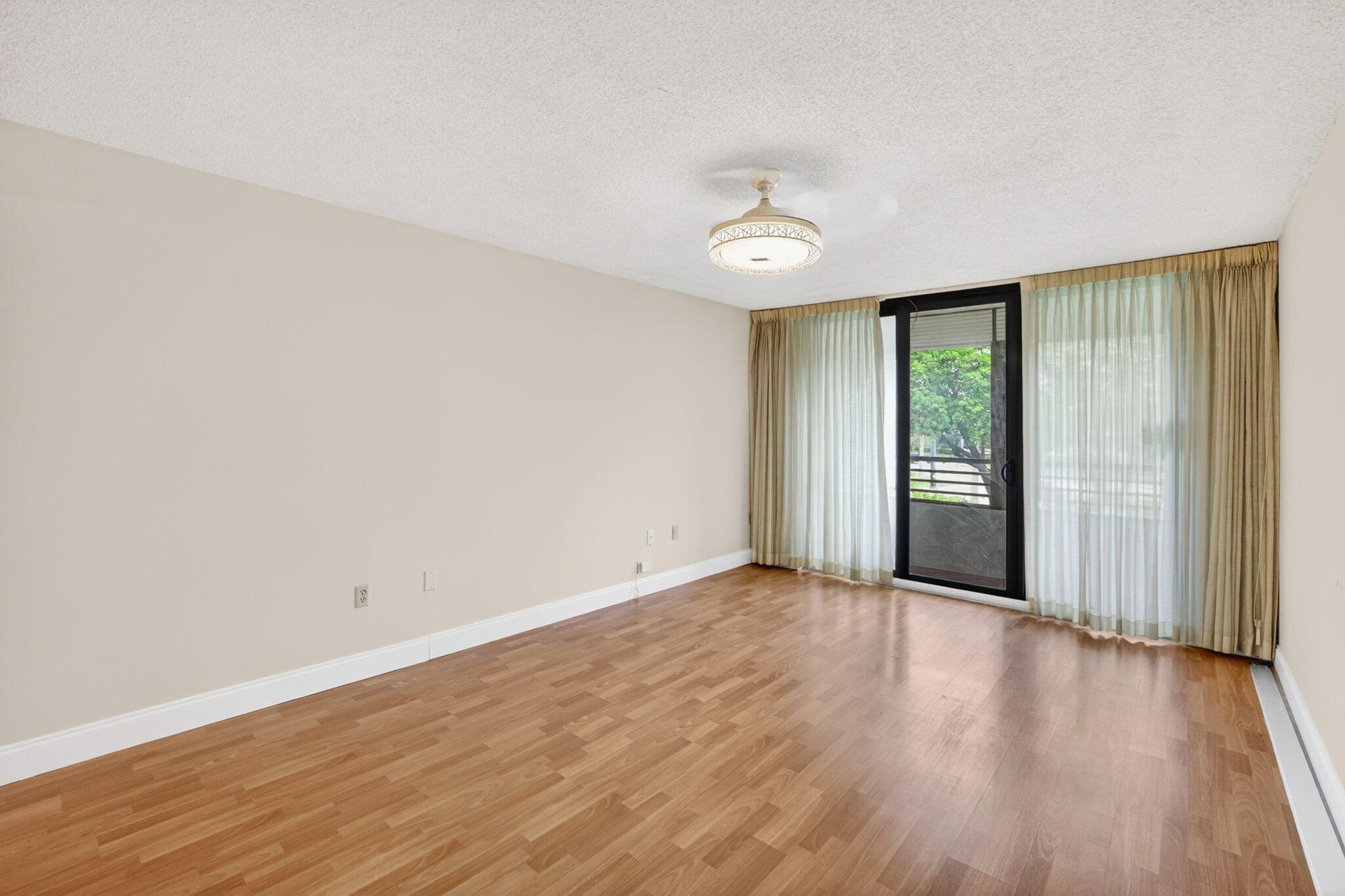 1410 Sheridan #19i, Hollywood FL 33020