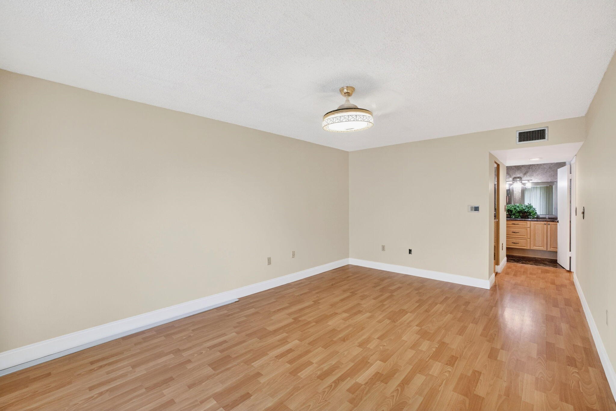1410 Sheridan #19i, Hollywood FL 33020