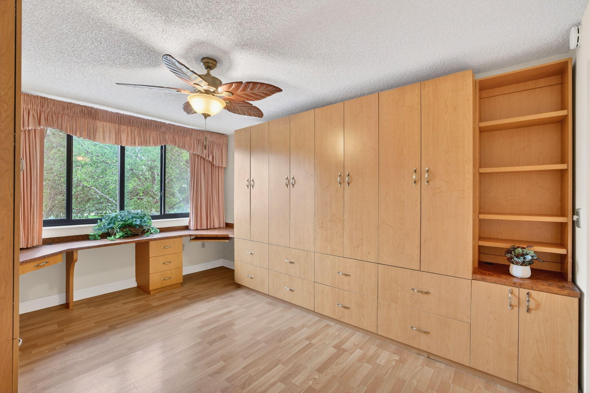 1410 Sheridan #19i, Hollywood FL 33020