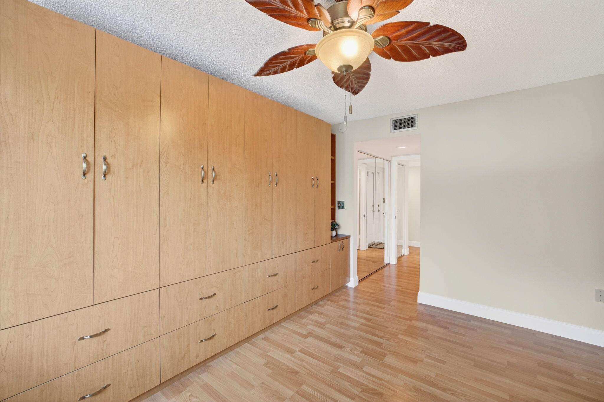 1410 Sheridan #19i, Hollywood FL 33020