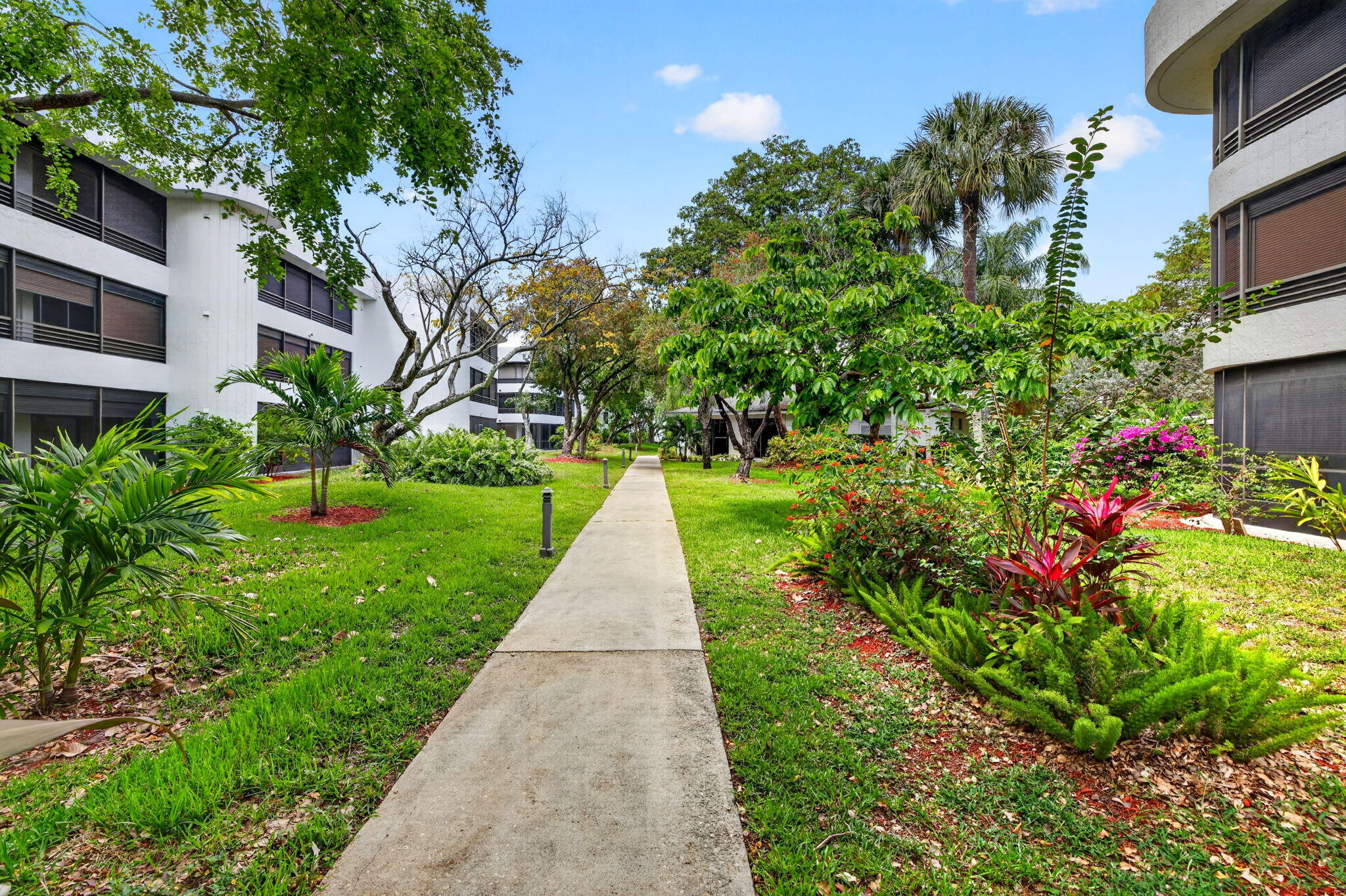 1410 Sheridan #19i, Hollywood FL 33020