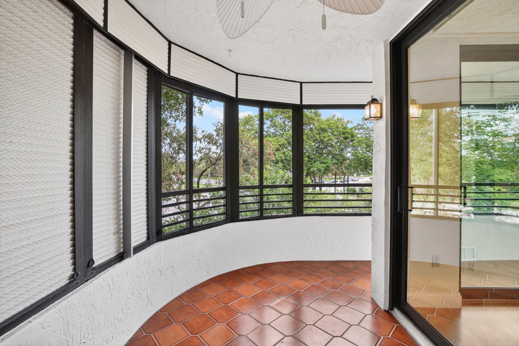 1410 Sheridan #19i, Hollywood FL 33020