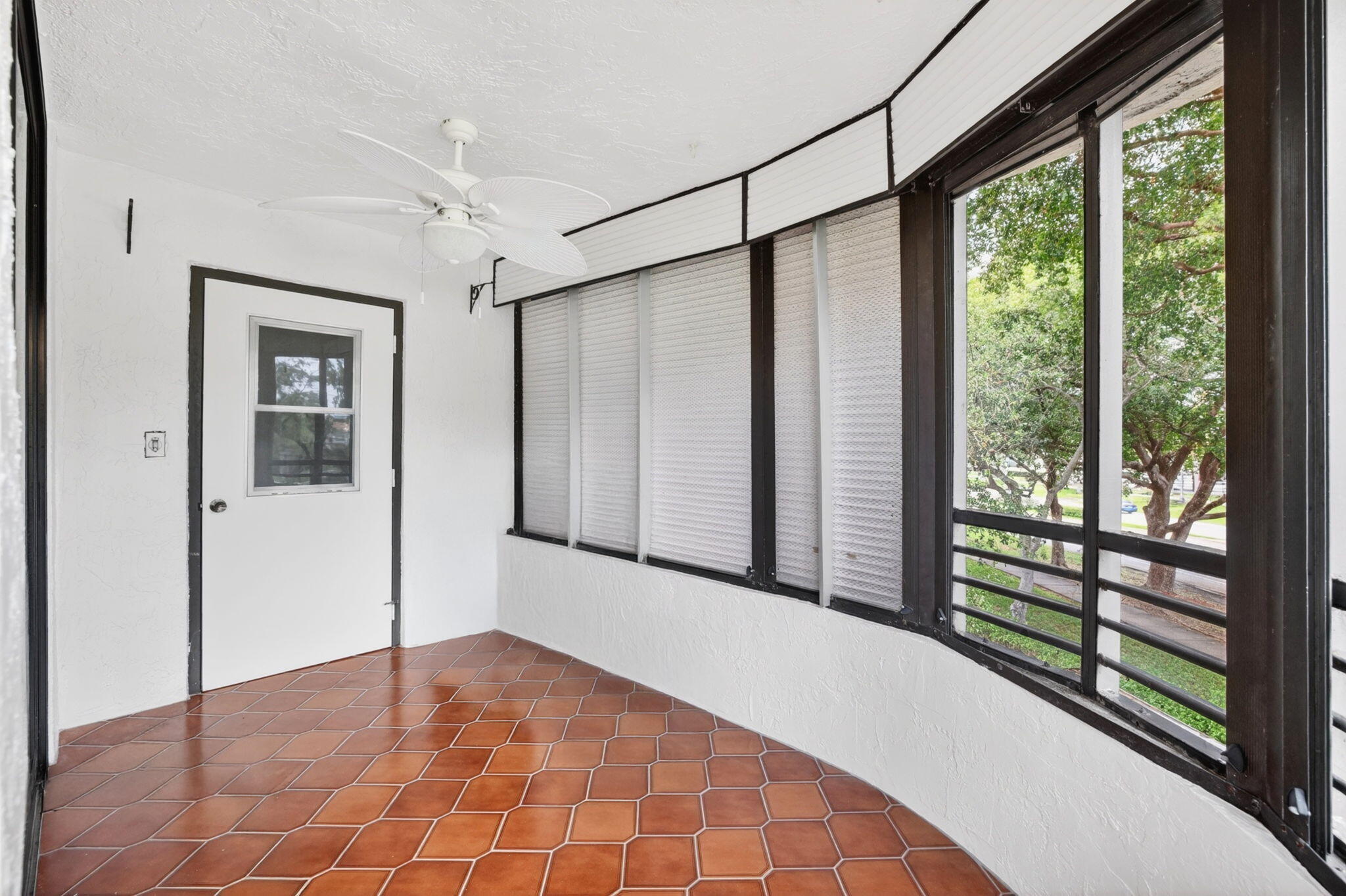 1410 Sheridan #19i, Hollywood FL 33020