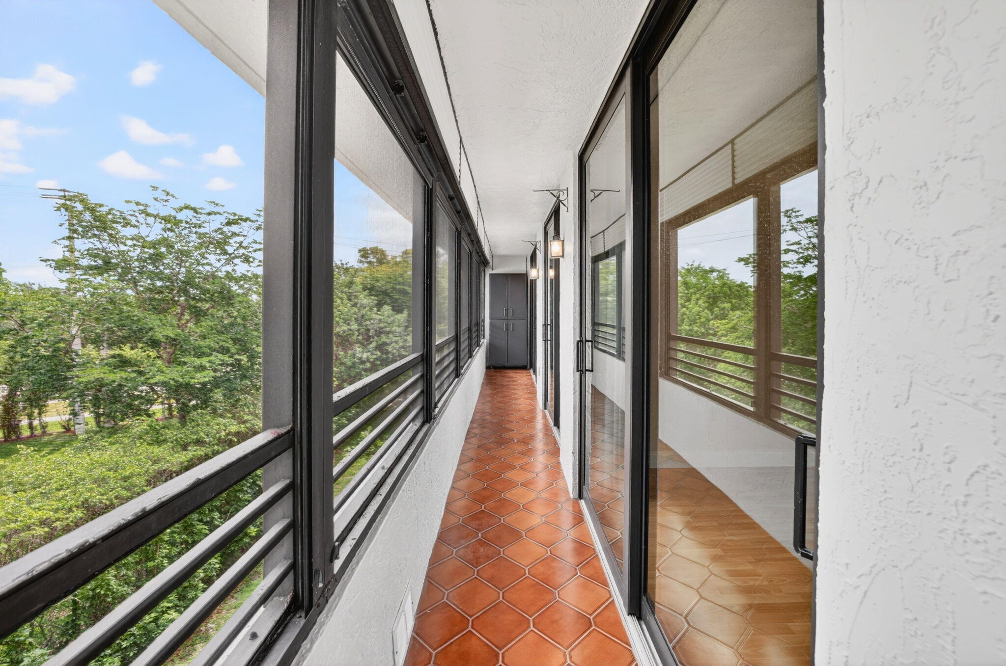 1410 Sheridan #19i, Hollywood FL 33020