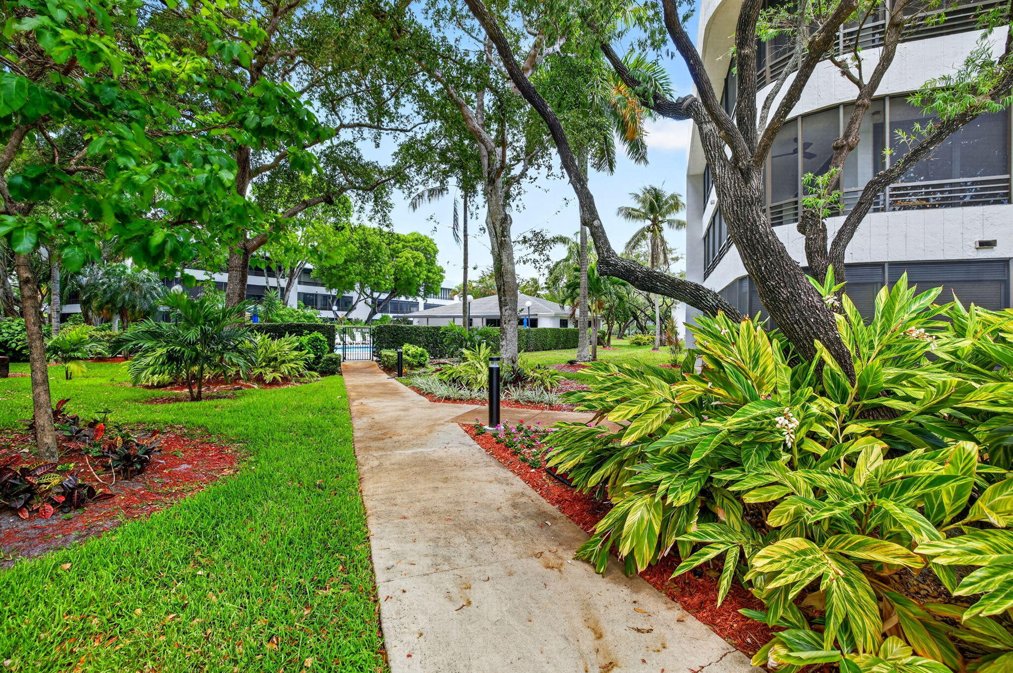 1410 Sheridan #19i, Hollywood FL 33020
