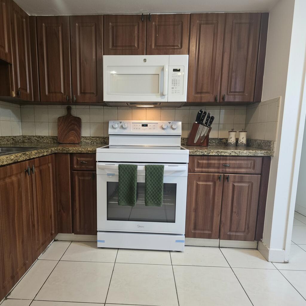 1201 SW 52nd #202-2, North Lauderdale FL 33068