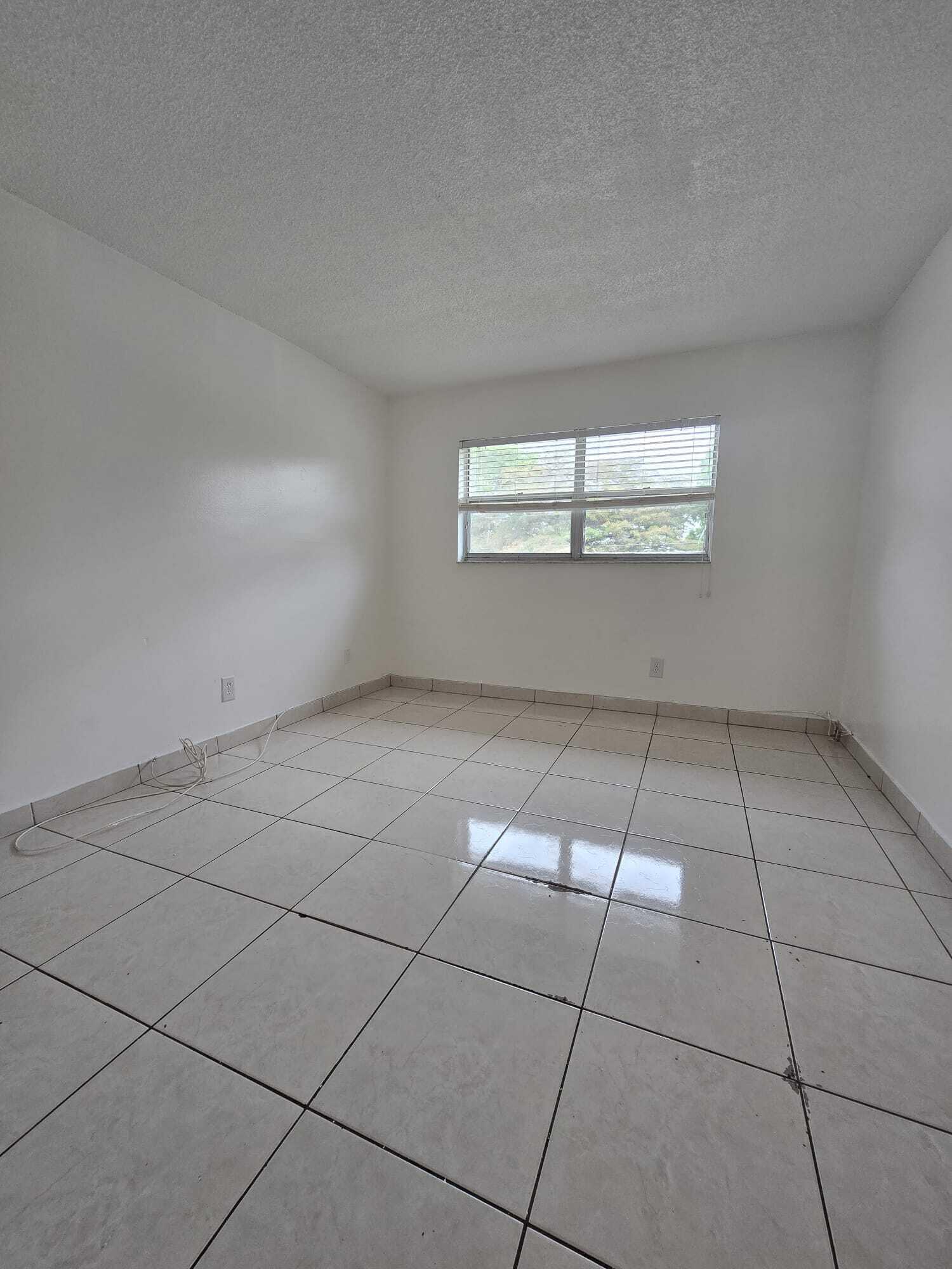 1201 SW 52nd #202-2, North Lauderdale FL 33068