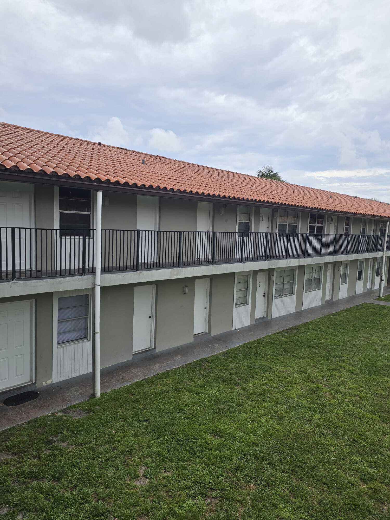 1201 SW 52nd #202-2, North Lauderdale FL 33068