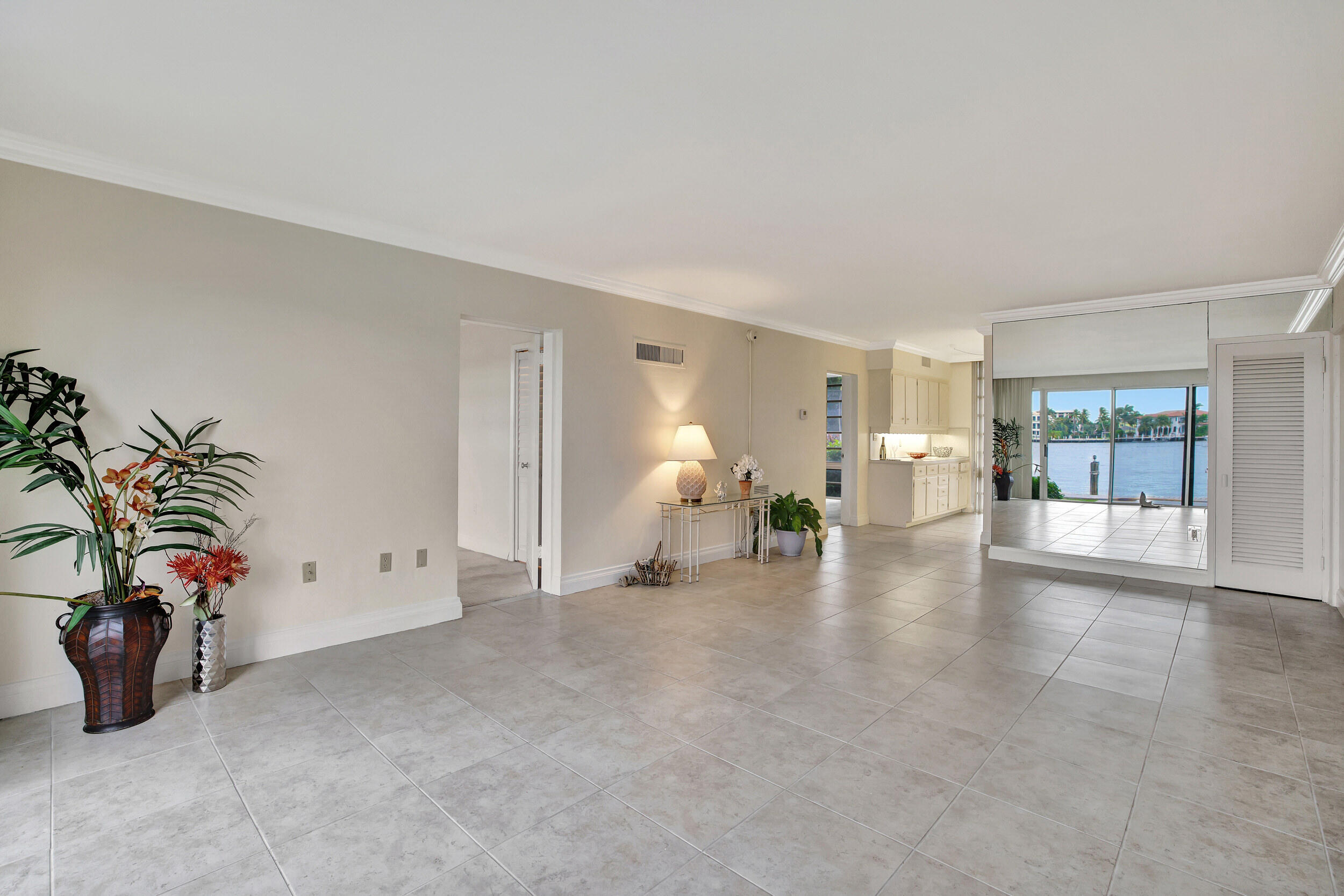 2727 Yacht Club #2a, Fort Lauderdale FL 33304