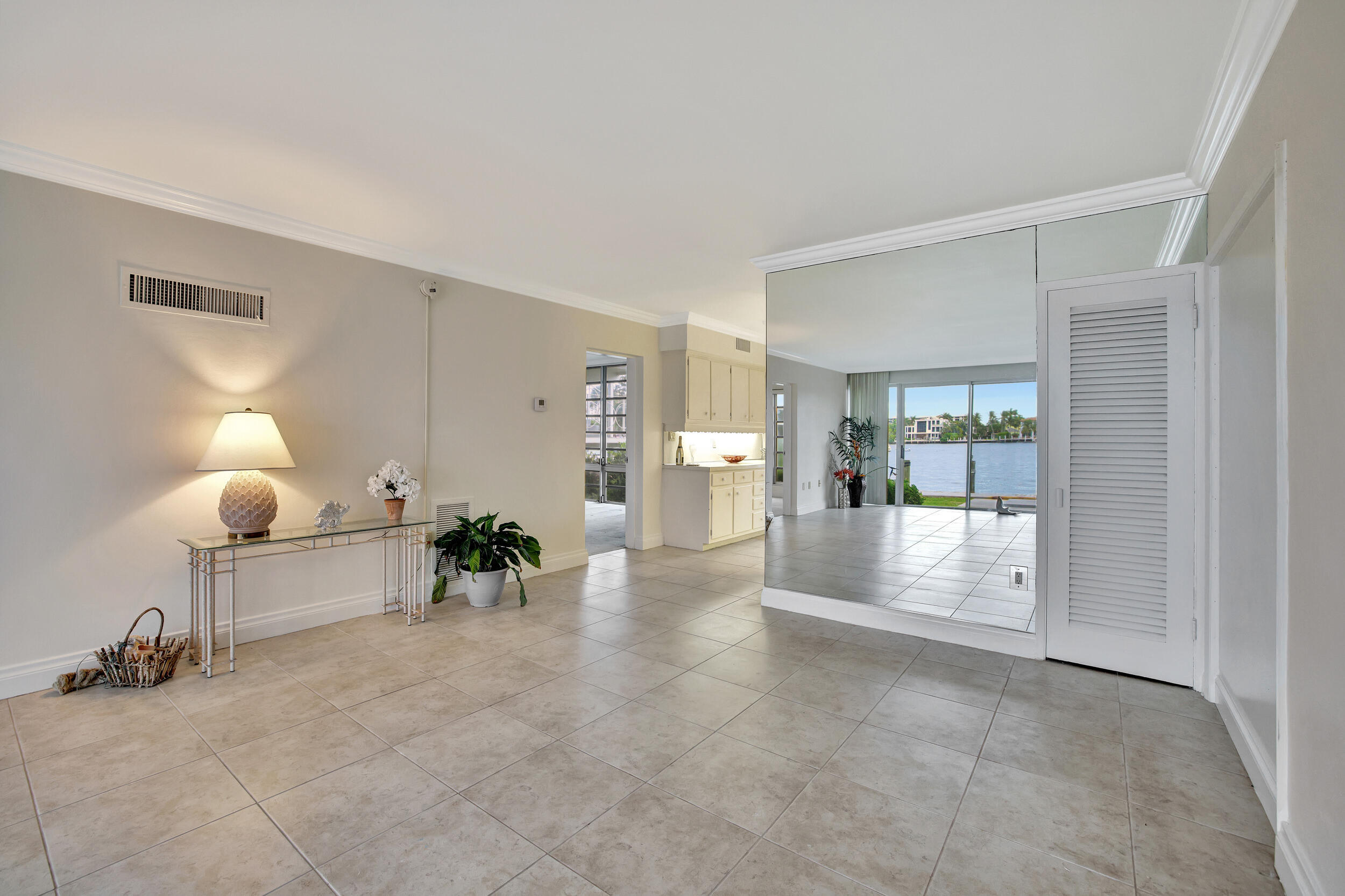 2727 Yacht Club #2a, Fort Lauderdale FL 33304