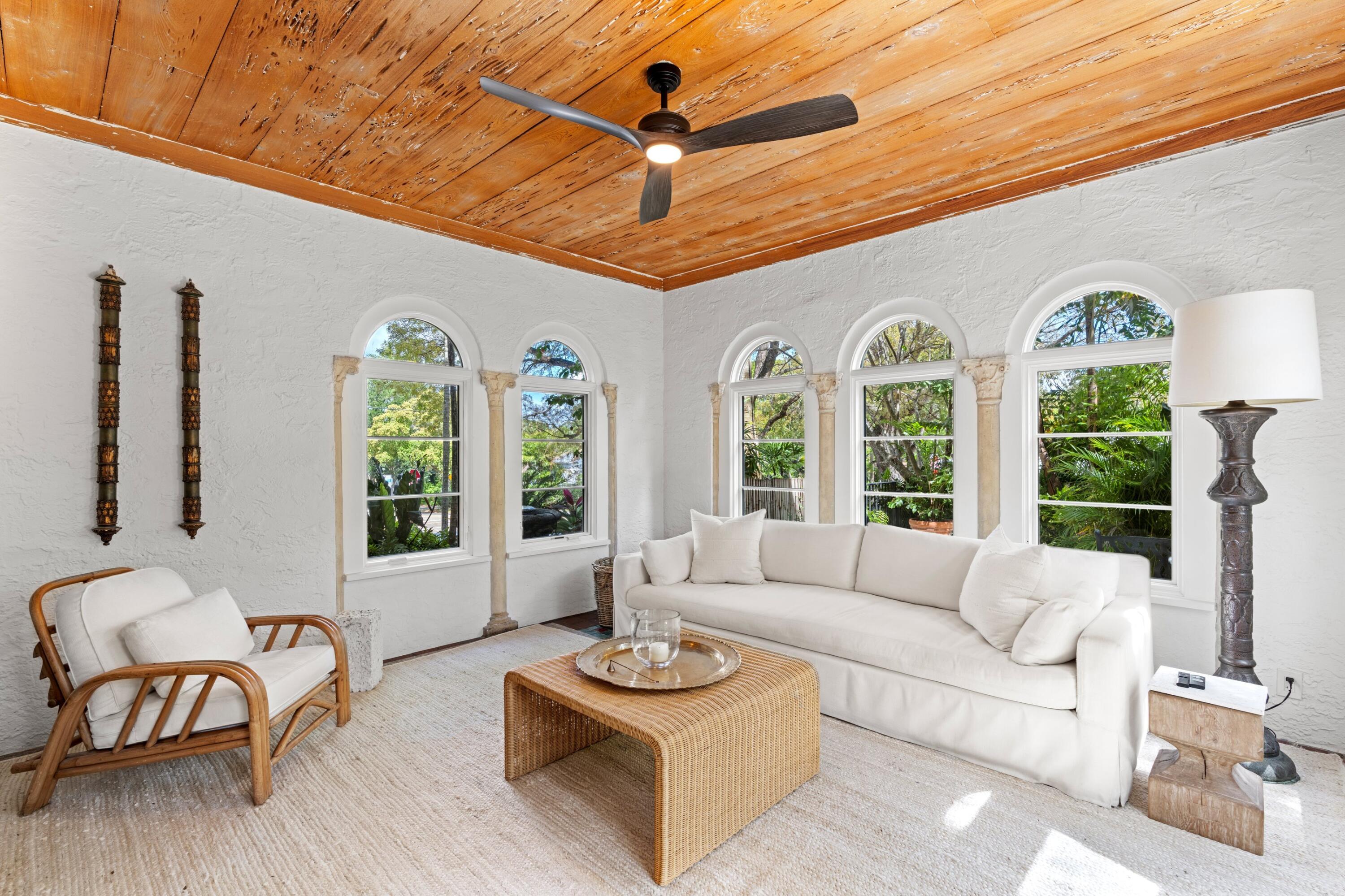 746 Upland, West Palm Beach FL 33401
