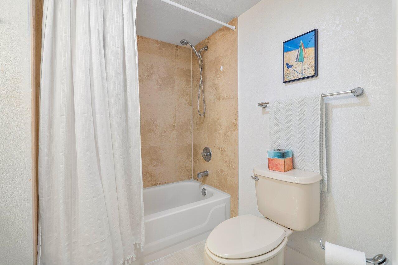 157 Yacht Club #206, Hypoluxo FL 33462