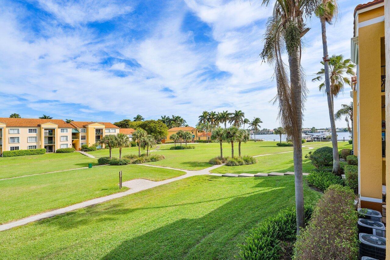 157 Yacht Club #206, Hypoluxo FL 33462