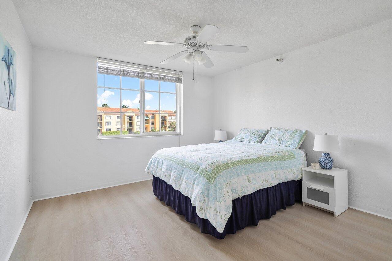 157 Yacht Club #206, Hypoluxo FL 33462