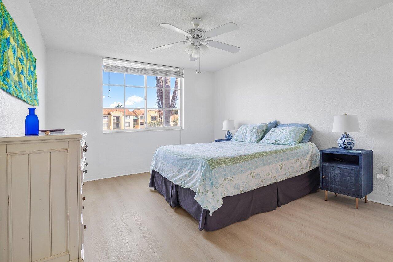 157 Yacht Club #206, Hypoluxo FL 33462