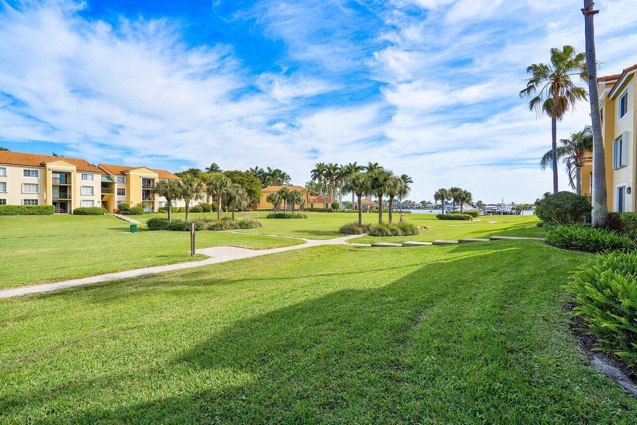157 Yacht Club #206, Hypoluxo FL 33462