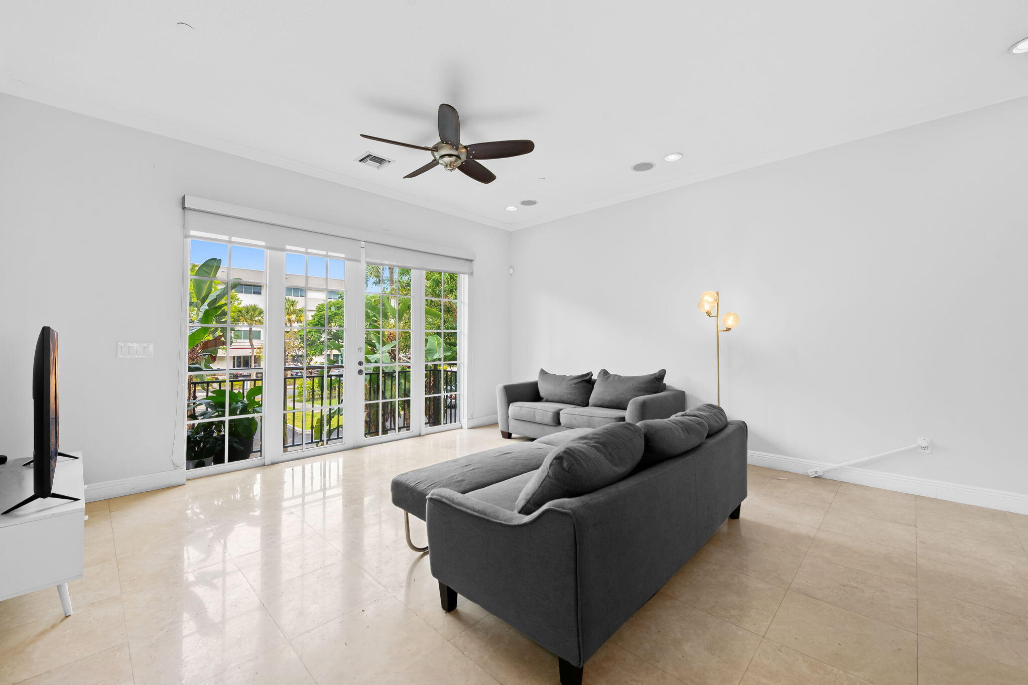 500 SE 7th #105, Fort Lauderdale FL 33301