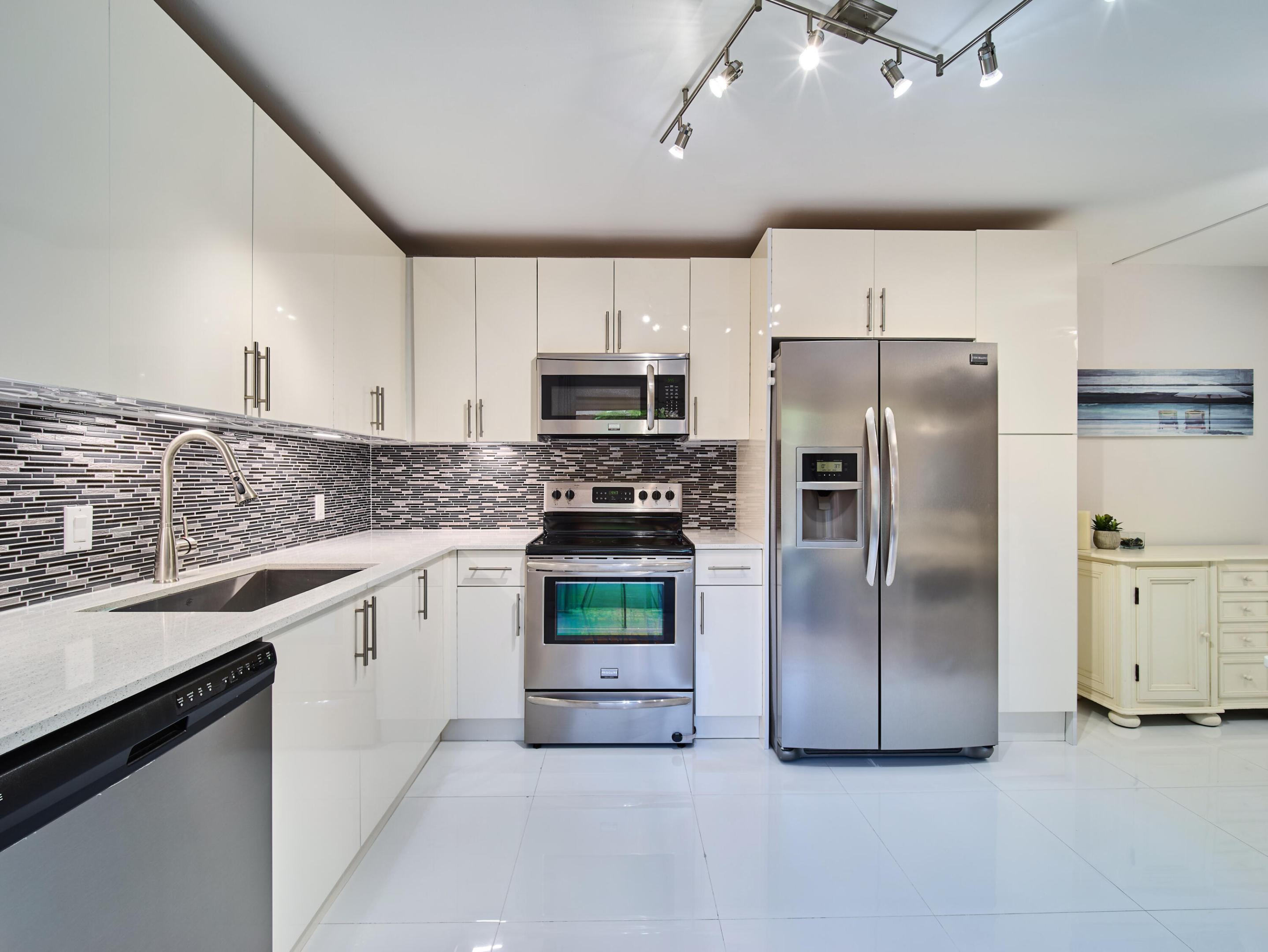 803 8th, Palm Beach Gardens FL 33418