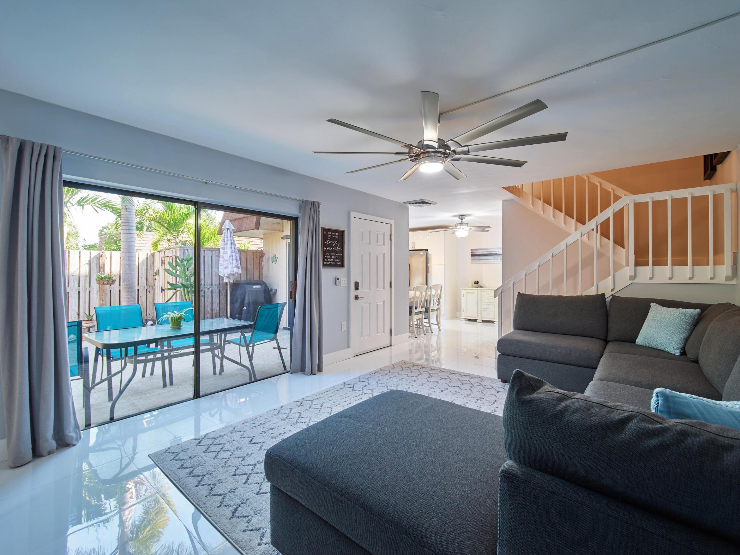 803 8th, Palm Beach Gardens FL 33418