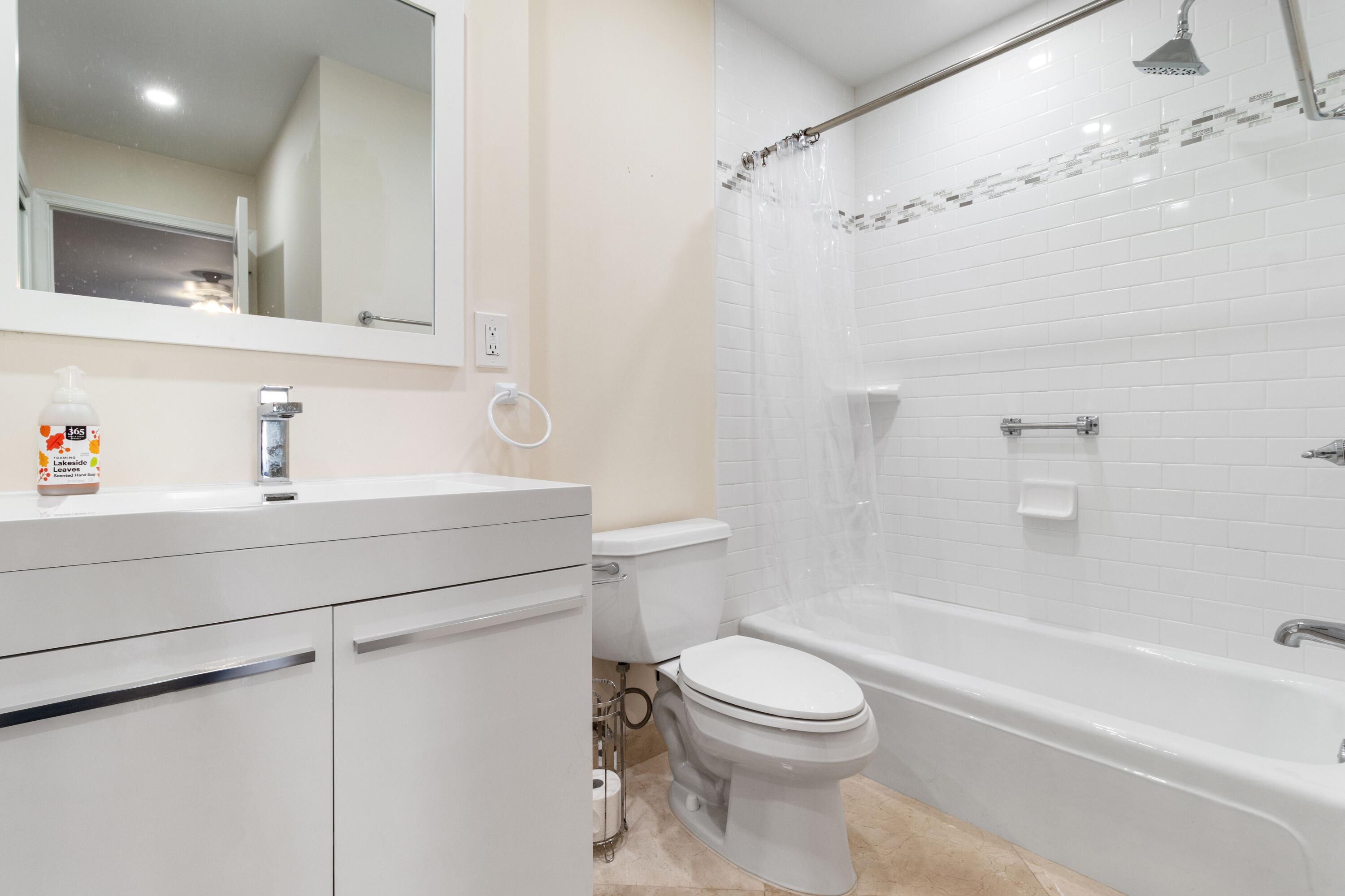 6447 Bay Club #2, Fort Lauderdale FL 33308