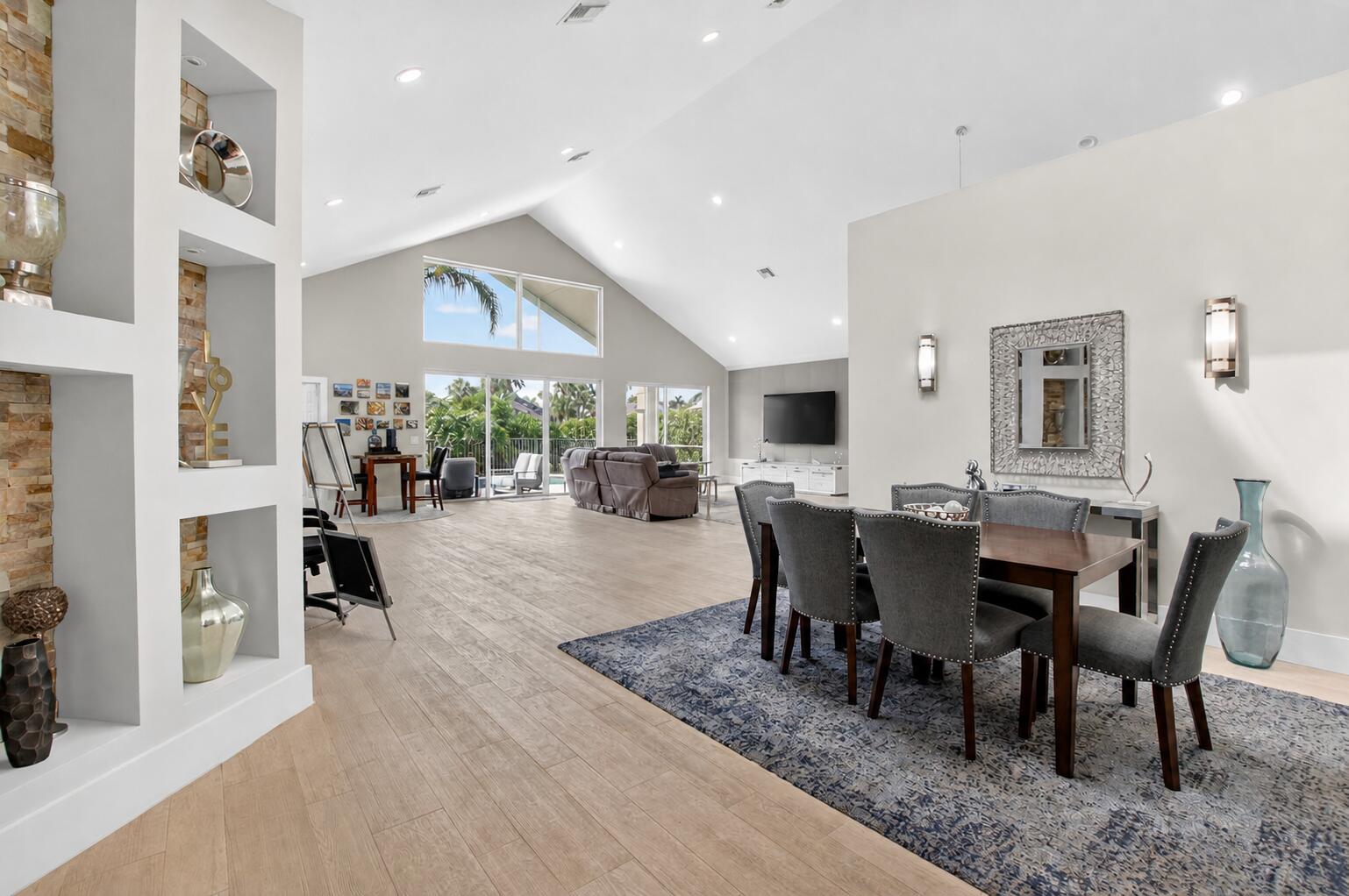 17320 Loch Lomond, Boca Raton FL 33496