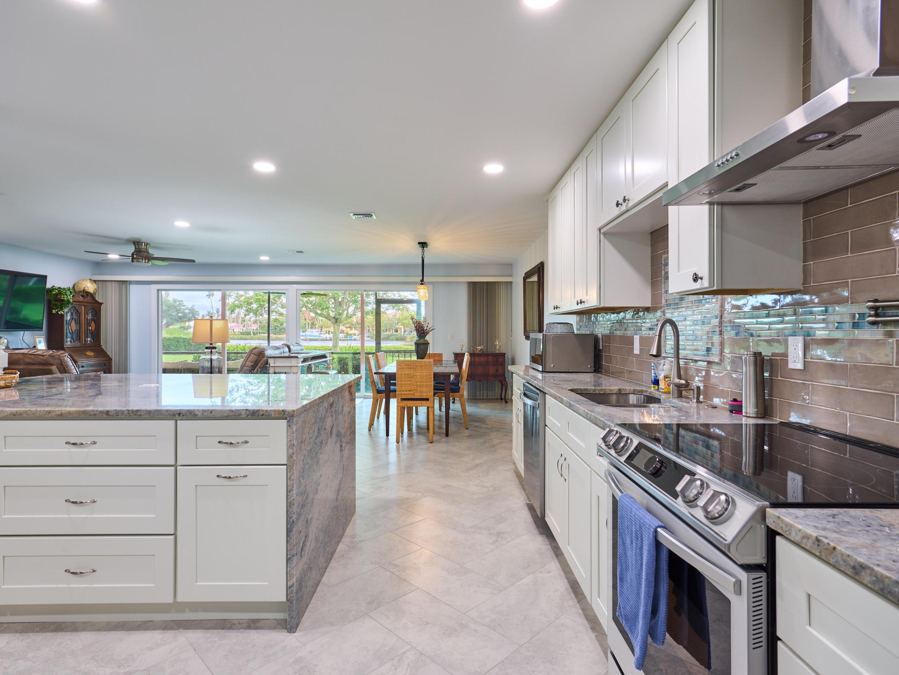 9130 SE Riverfront #J, Jupiter FL 33469