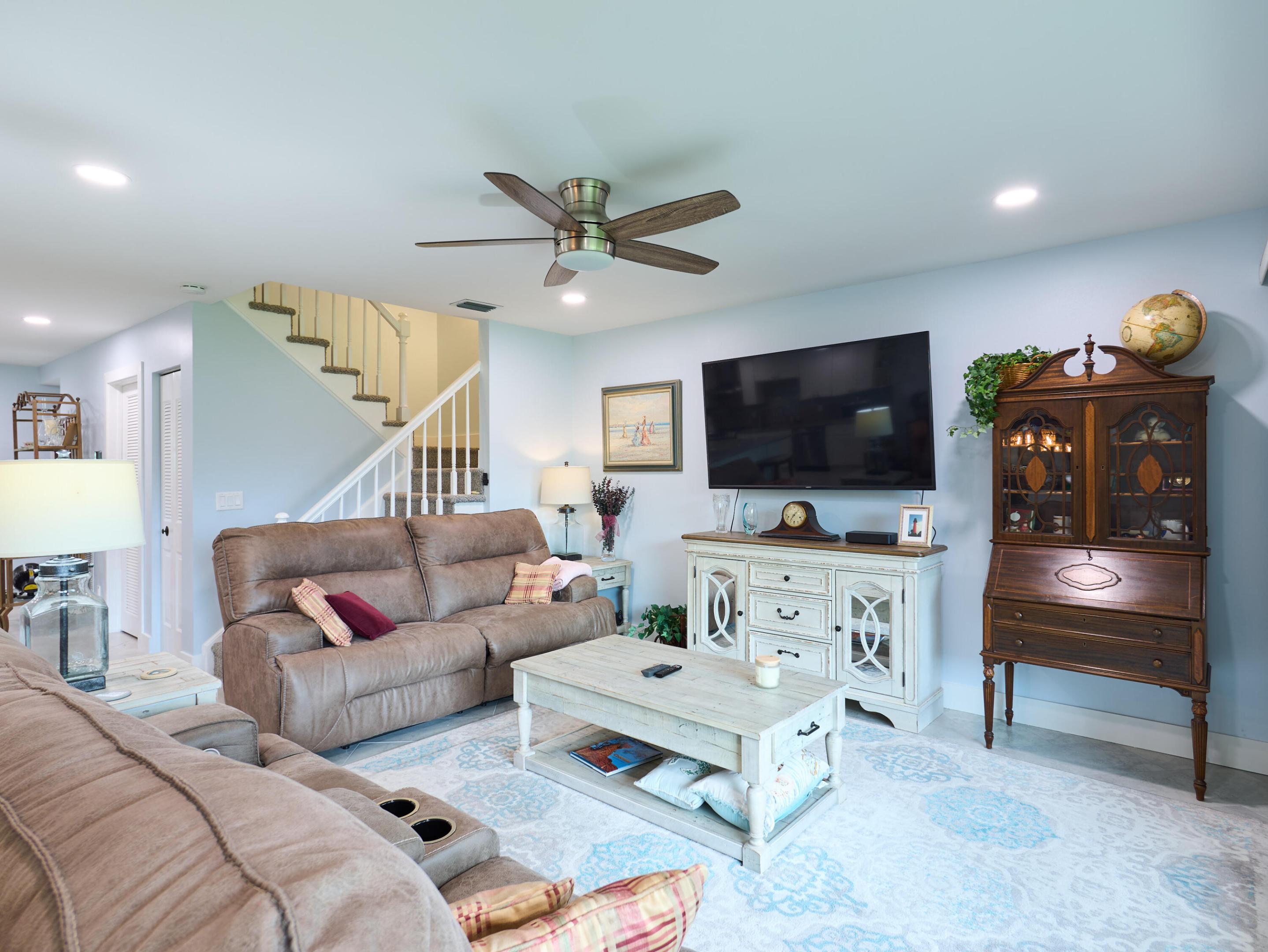 9130 SE Riverfront #J, Jupiter FL 33469