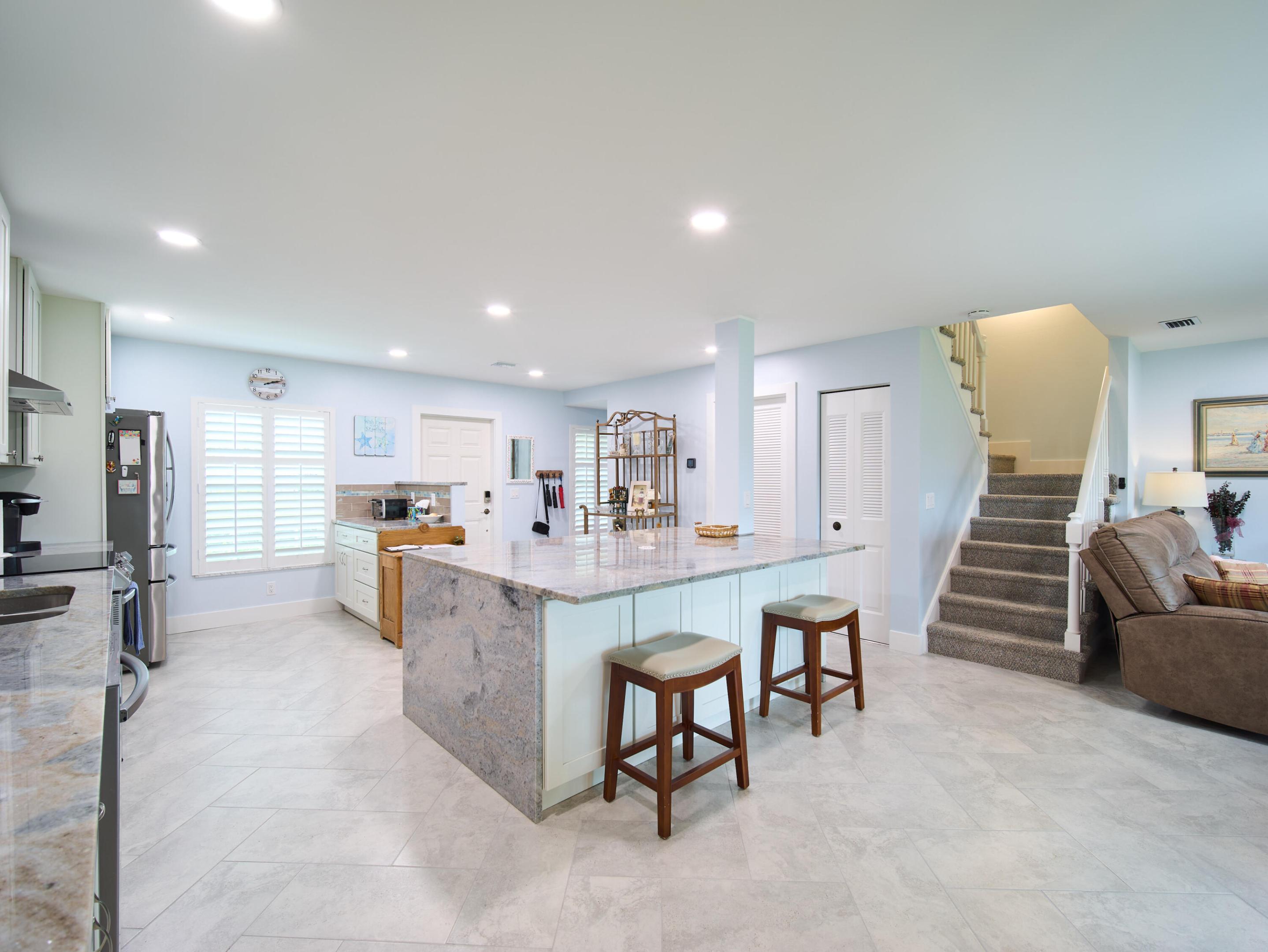 9130 SE Riverfront #J, Jupiter FL 33469