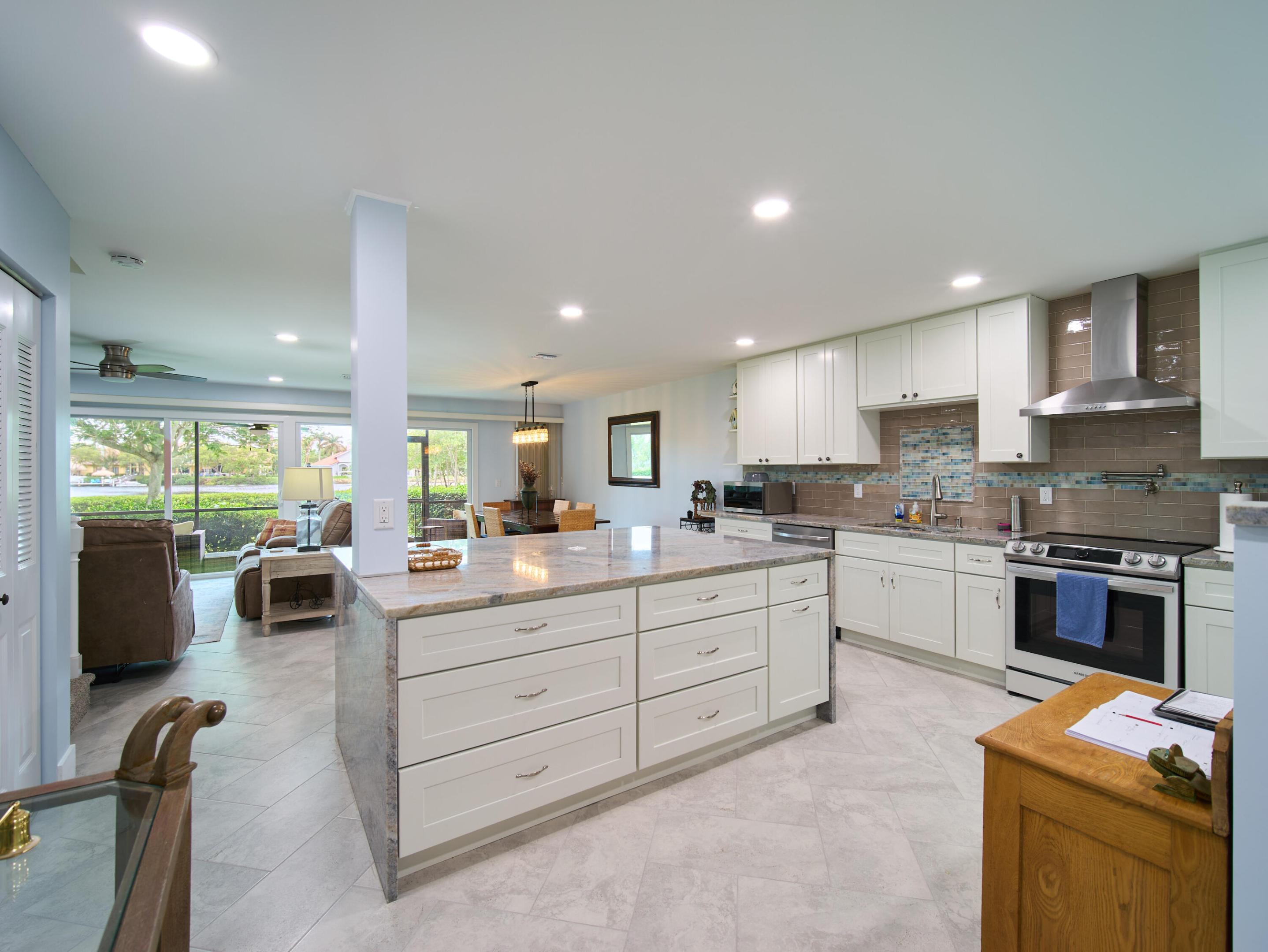 9130 SE Riverfront #J, Jupiter FL 33469